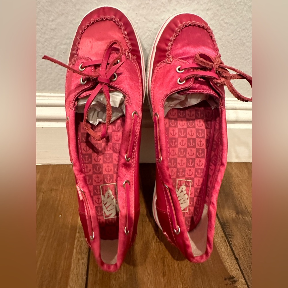 Vans - Picture 2 of 9